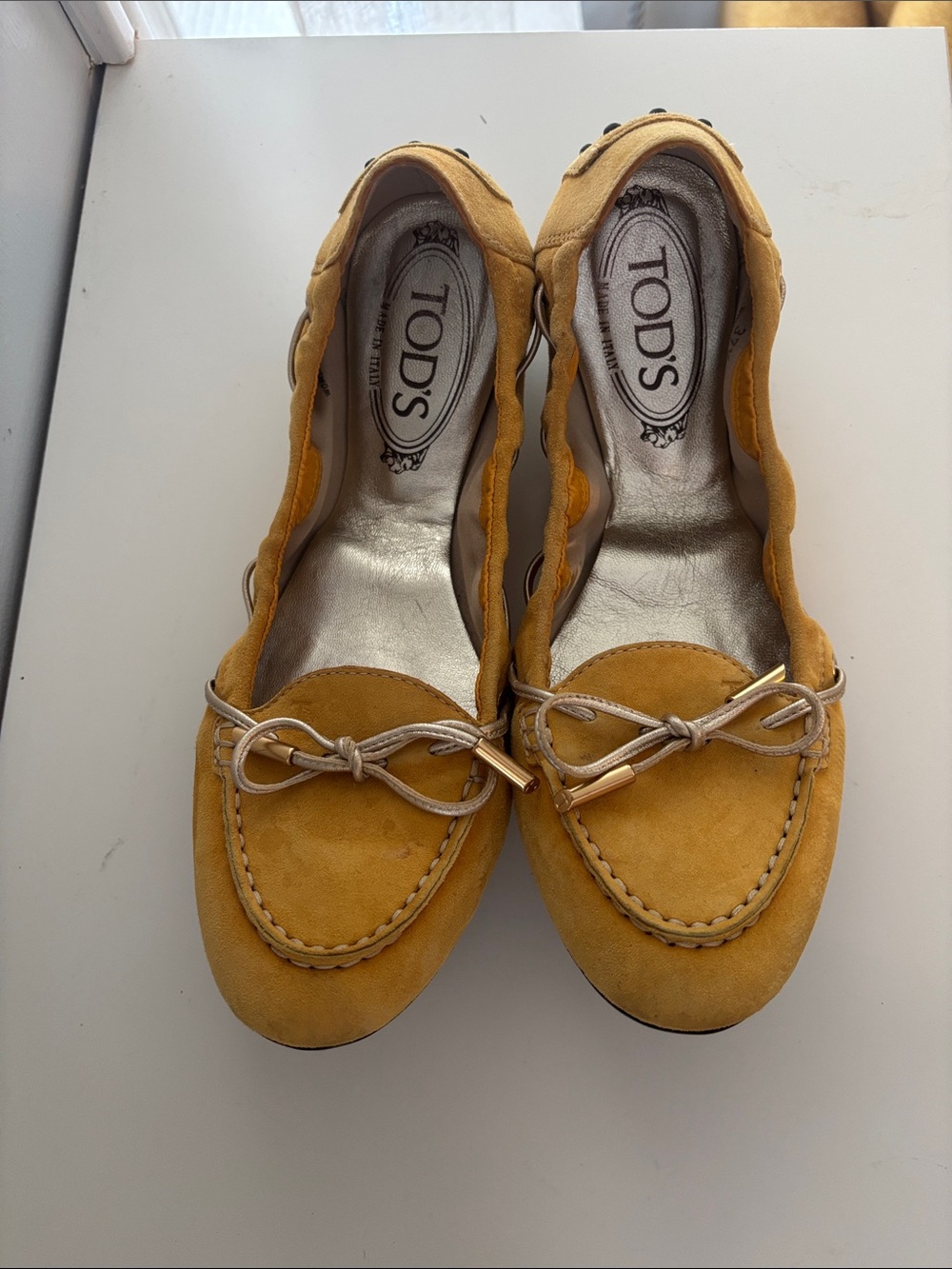 TOD'S Yellow Suede Bow gommini ballet flat loafers. Made in Italy
